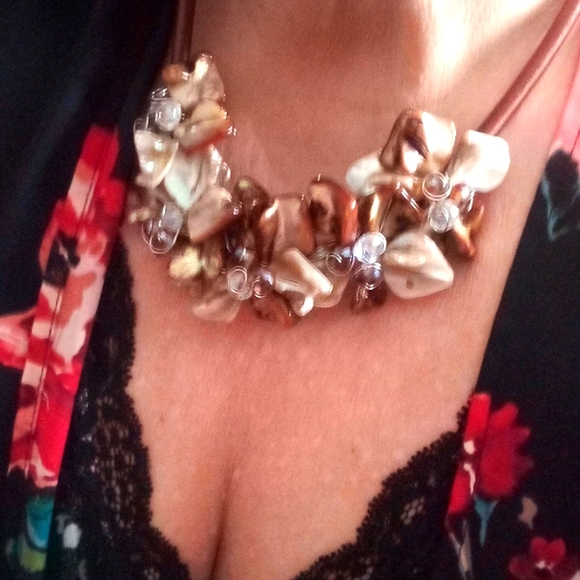 Handmade resin necklace - Picture 3 of 8